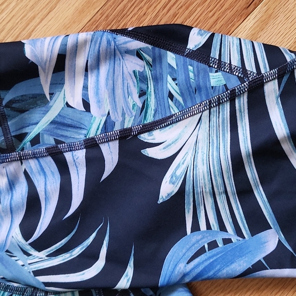 Floral Active leggings 7/8 with side pockets - Picture 4 of 4